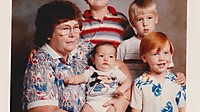 1987-08-20 Grandma Taylor David Josh Jeremy and Eric 01.jpg